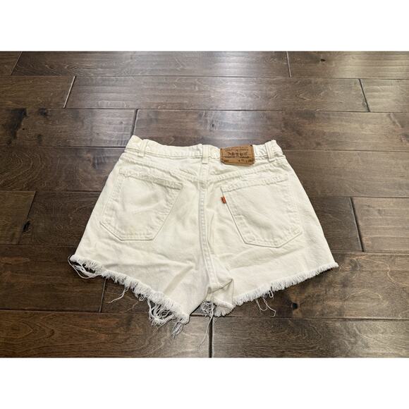Vintage Levis 550 Womens White Denim Distressed Shorts 31 Orange Tab Made In USA - Picture 3 of 12